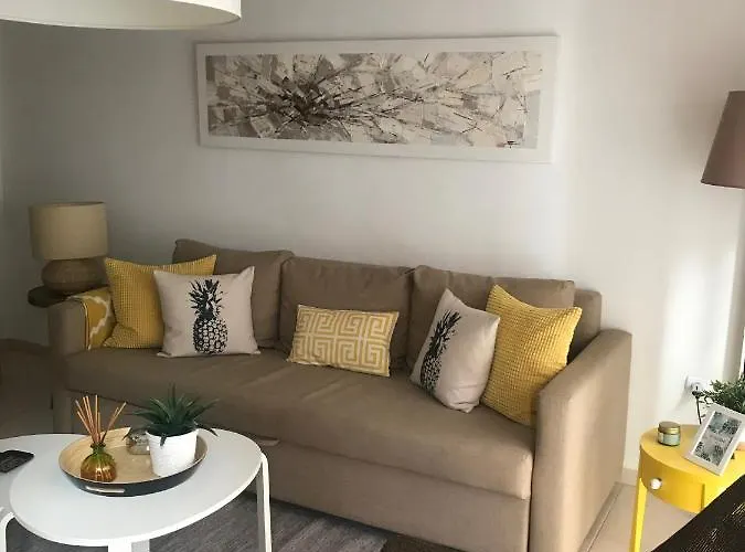 Designer\'S Flat - 3 Bdrm - Wifi - Best Location